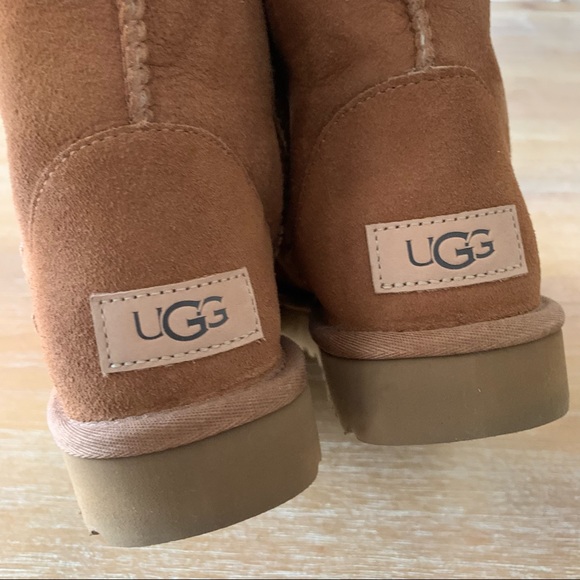 Ugg Australia Classic Brown Boots - Picture 5 of 13